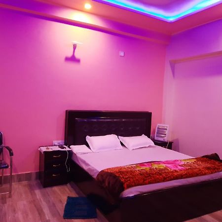 Hotel Blue Diamond Bahraich Dış mekan fotoğraf